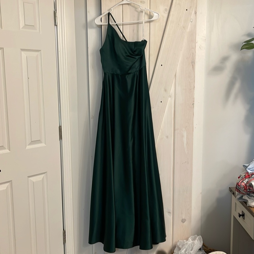 David’s Bridal emerald green one shoulder dress